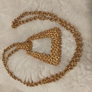 Sarah Coventry gold tone necklace